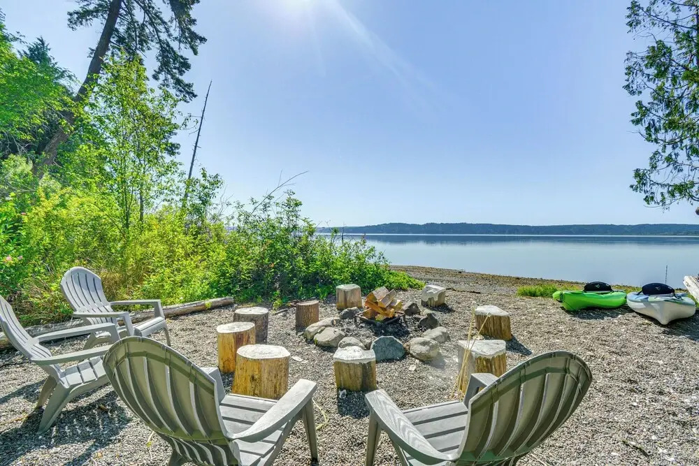 Oyster Haven: Private Oyster Beach W/kayaks