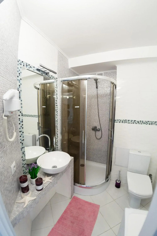 Chornovola Avenue Apartment