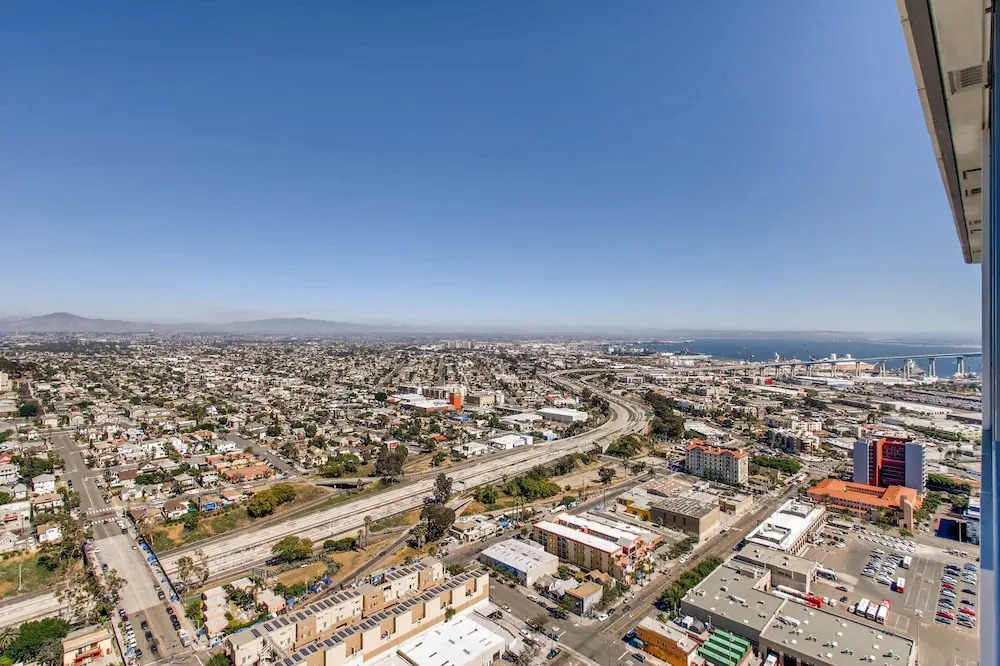 Gorgeous 2 BR  Downtown San Diego