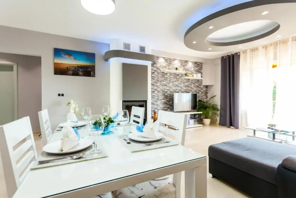 Gold & Silver Apartments