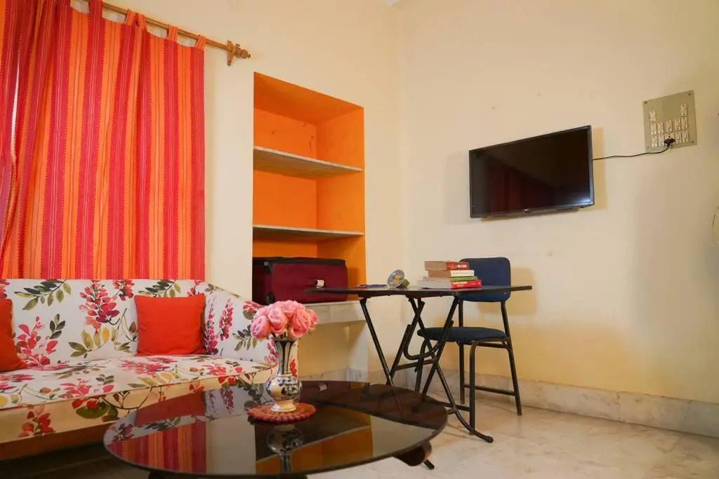 Casa Bala, Kolkata - Furnished 1 Bhk Apartment Near Gariahat, South Kolkata
