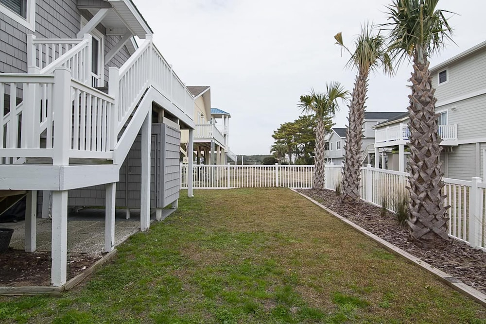 Driftwood Daze in Ocean Isle Beach