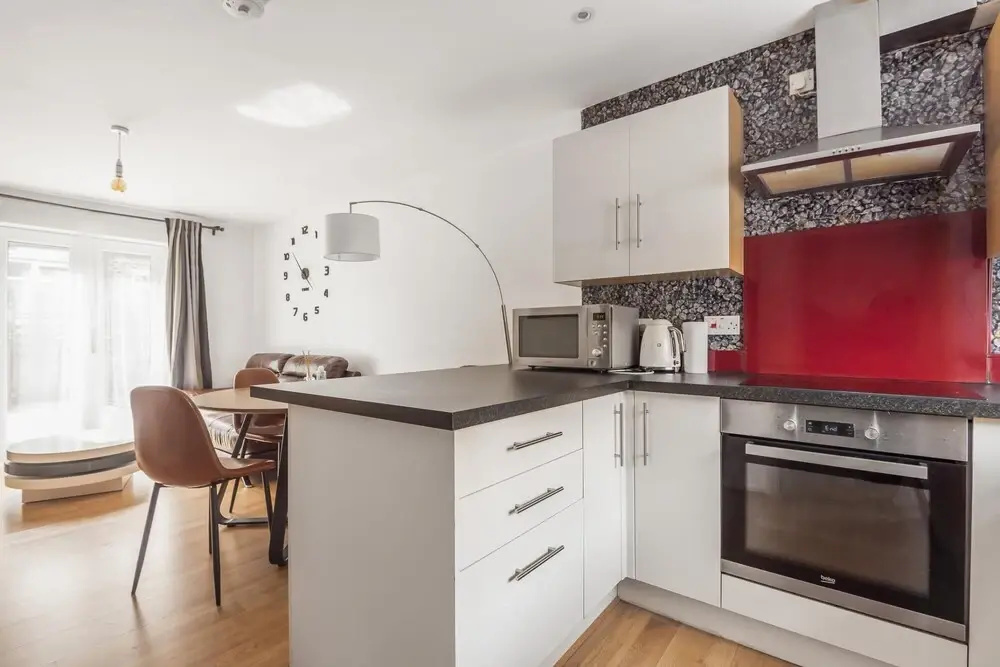 Entire Home - Cosy 3 Bedroom House Close to Levenshulme Station 13 Mins to Manchester City Centre