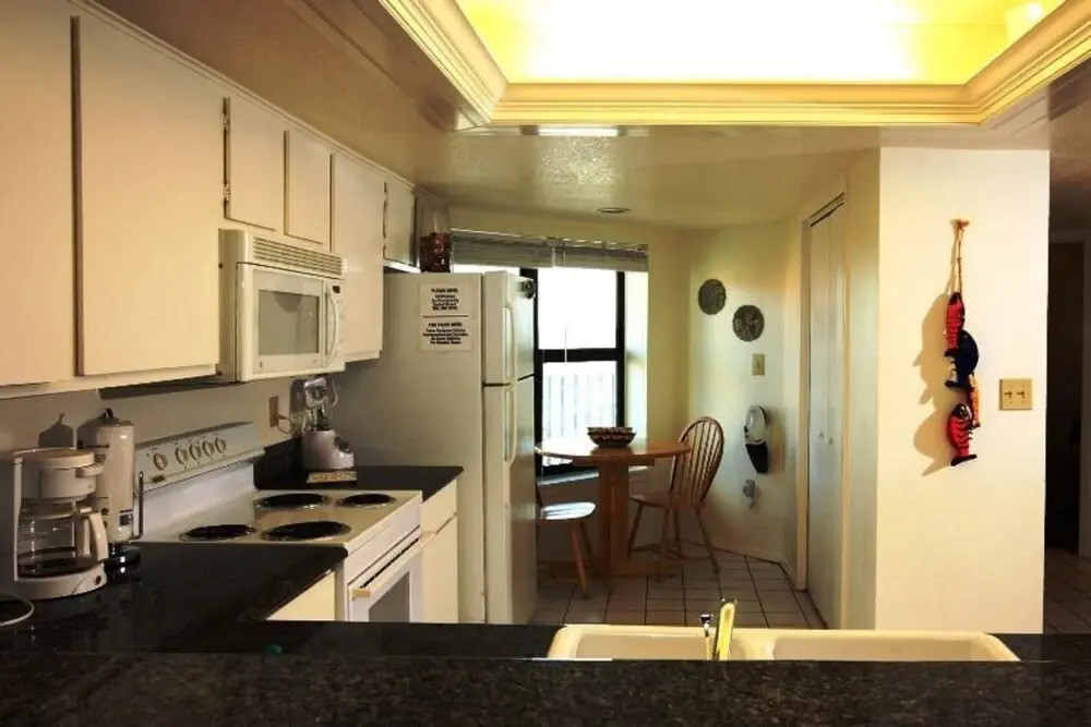 Saida IV Condominium 606