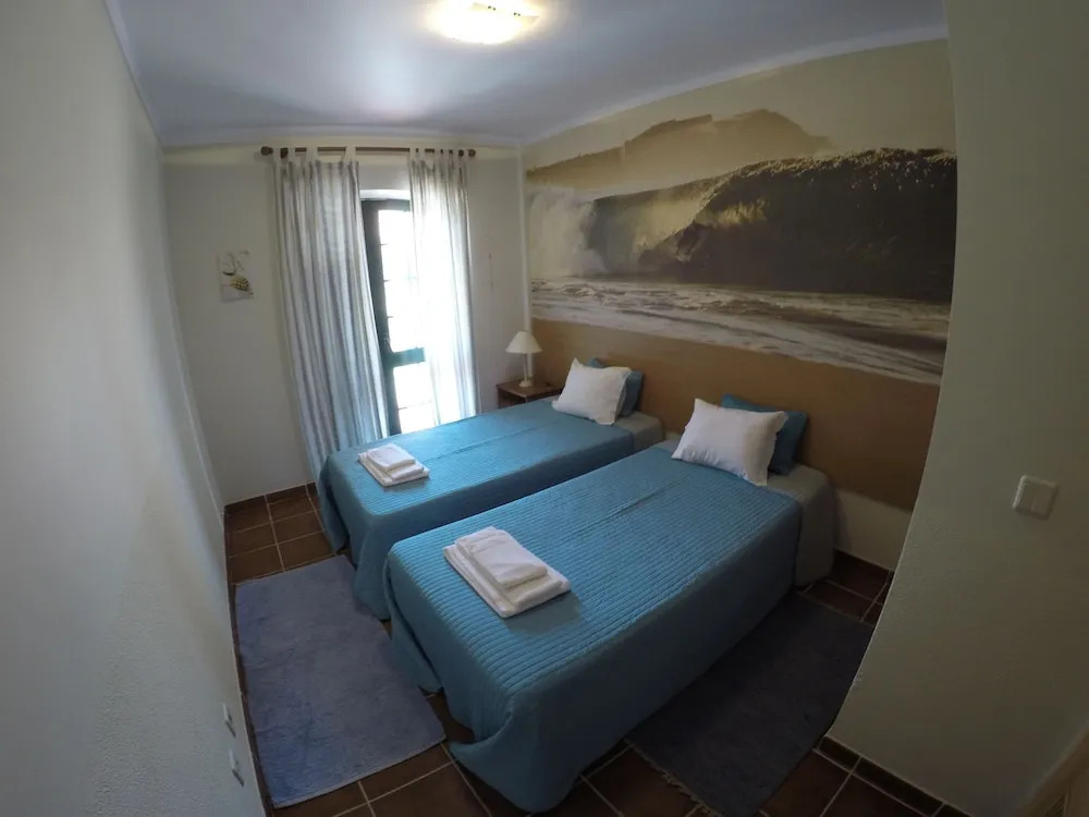 Supertubos Beach Hostel