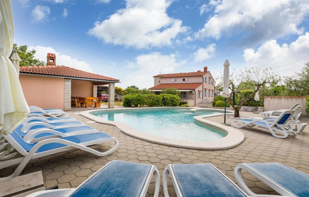Nice Apartment in Vodnjan With 1 Bedrooms, Wifi and Outdoor Swimming Pool