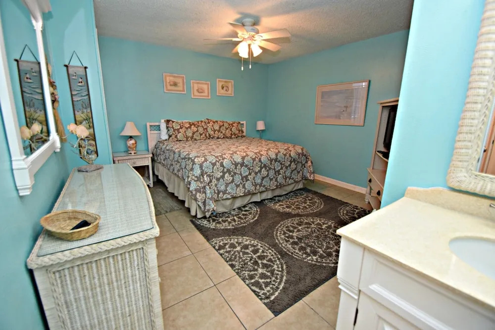 Gulf House 106 2 Bedroom Condo