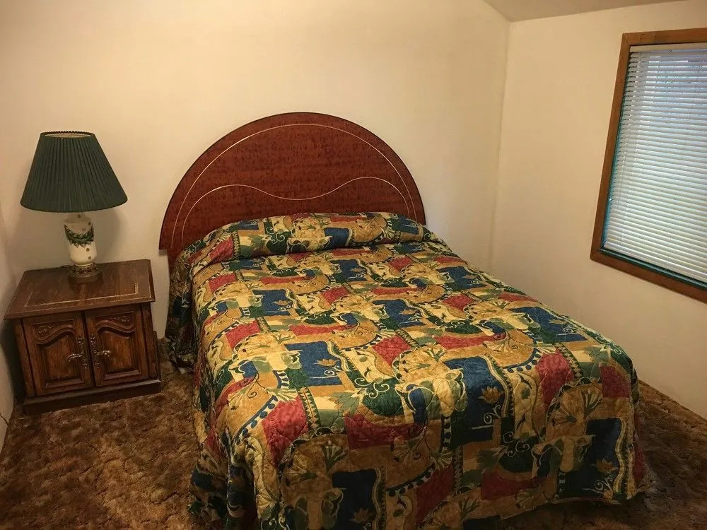 Gateway Inn & Cabins