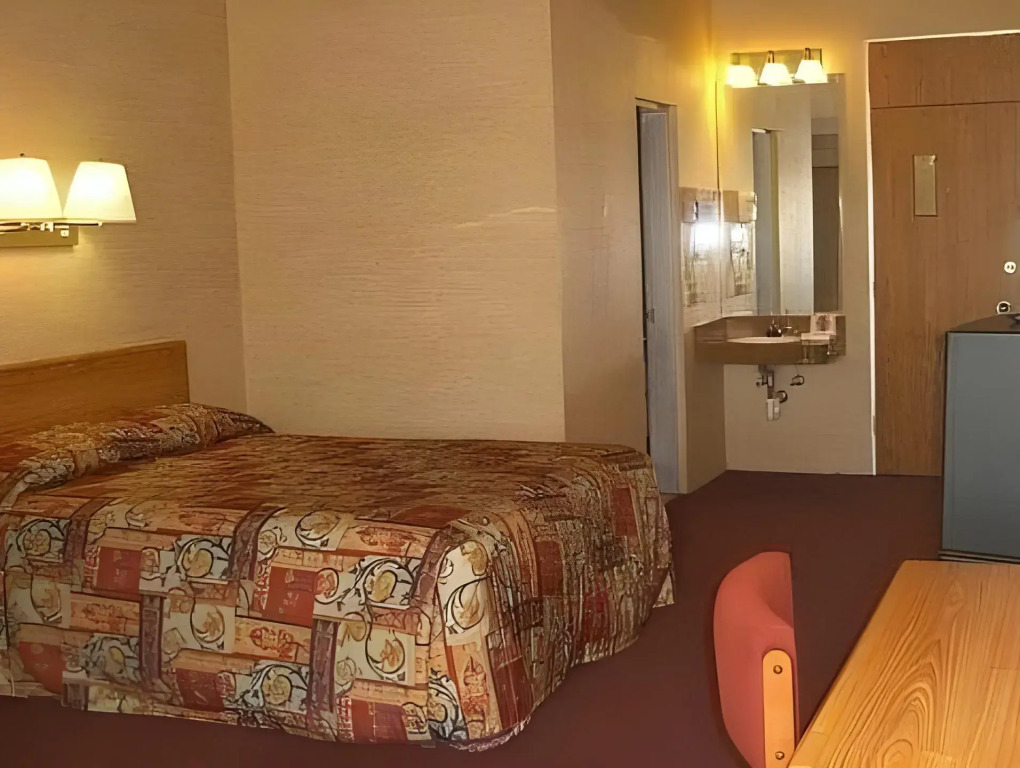 Red Carpet Inn Syracuse Airport