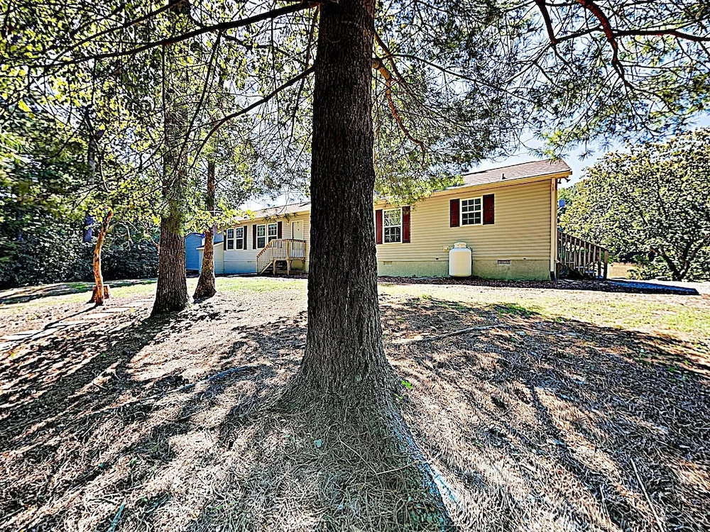 New Listing! Apple Country W/ Fire Pit 3 Bedroom Home