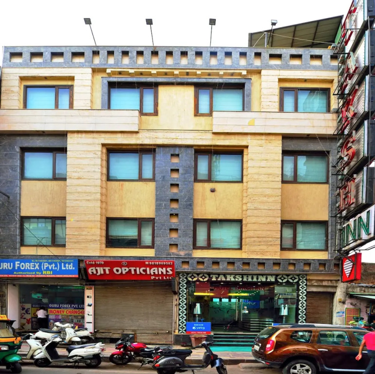 Hotel Taksh Inn