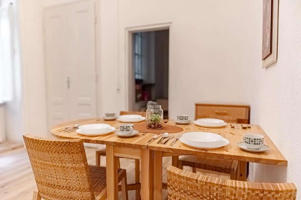 Chic Apartment - Very Central and Well Connected