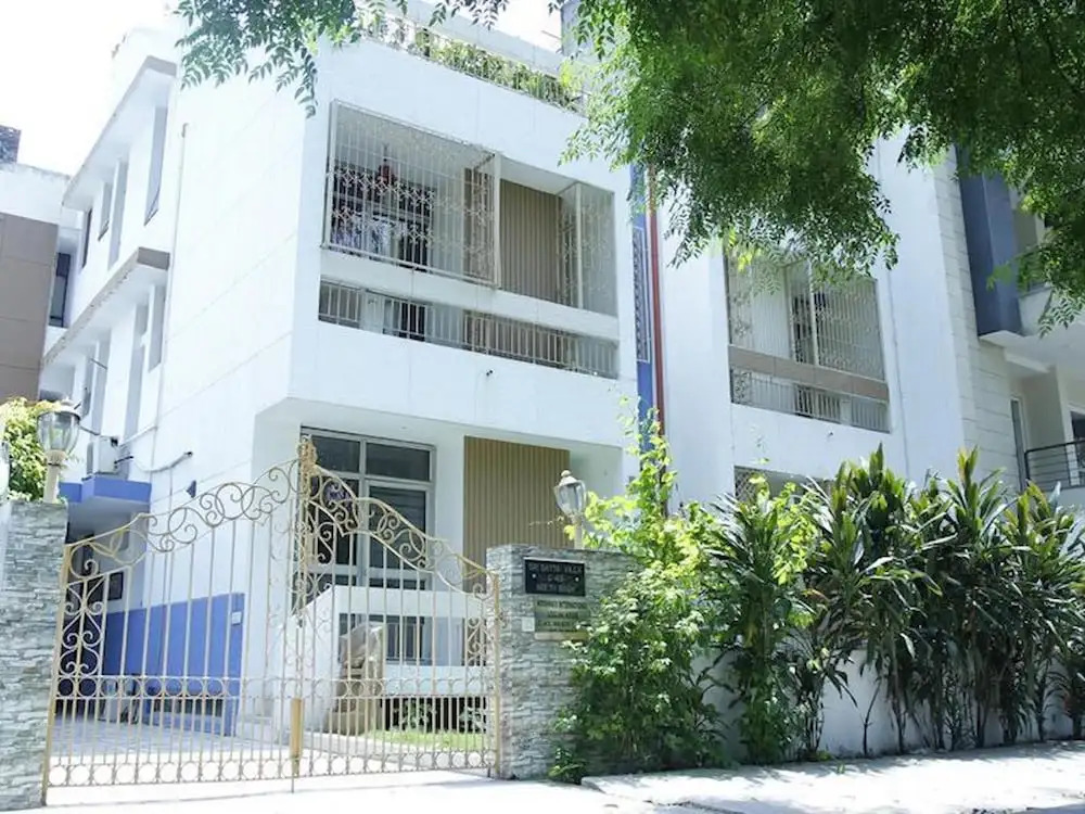 Maplewood Guest House, Neeti Bagh, New Delhiit is a Boutiqu Guest House - Room 2