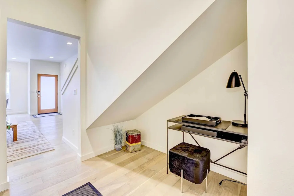 Beautiful Townhome - Steps to Downtown Boise