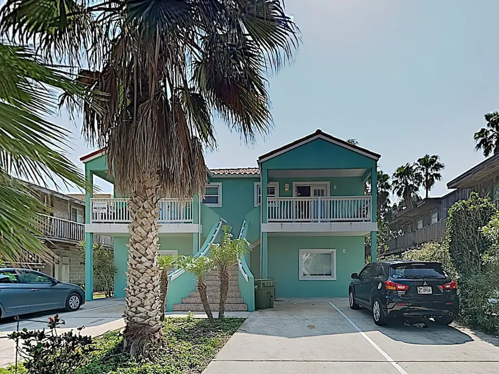 New Listing! Shoreside W/ Pool - 1 Block To Beach 2 Bedroom Duplex