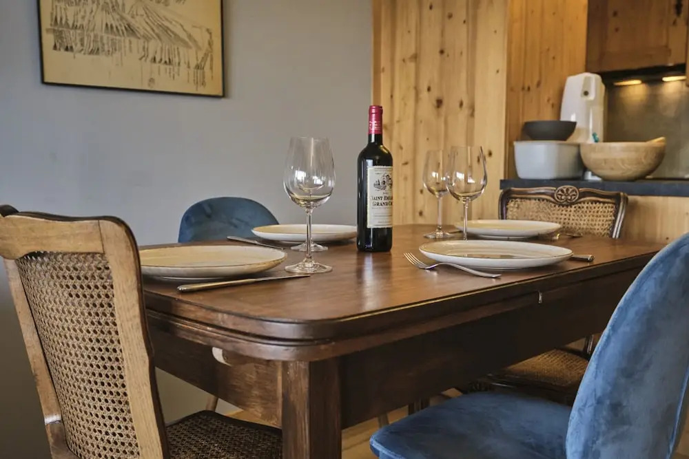 Cosy Apartment in the Centre of Town With Views and Parking