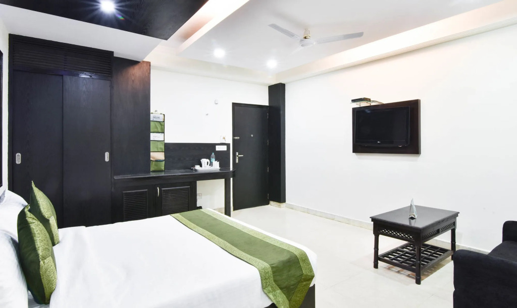 Capital O 48270 Hotel Mehar Castle