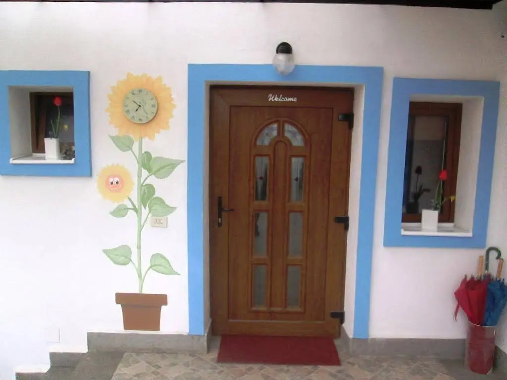 Grand Apart Maria