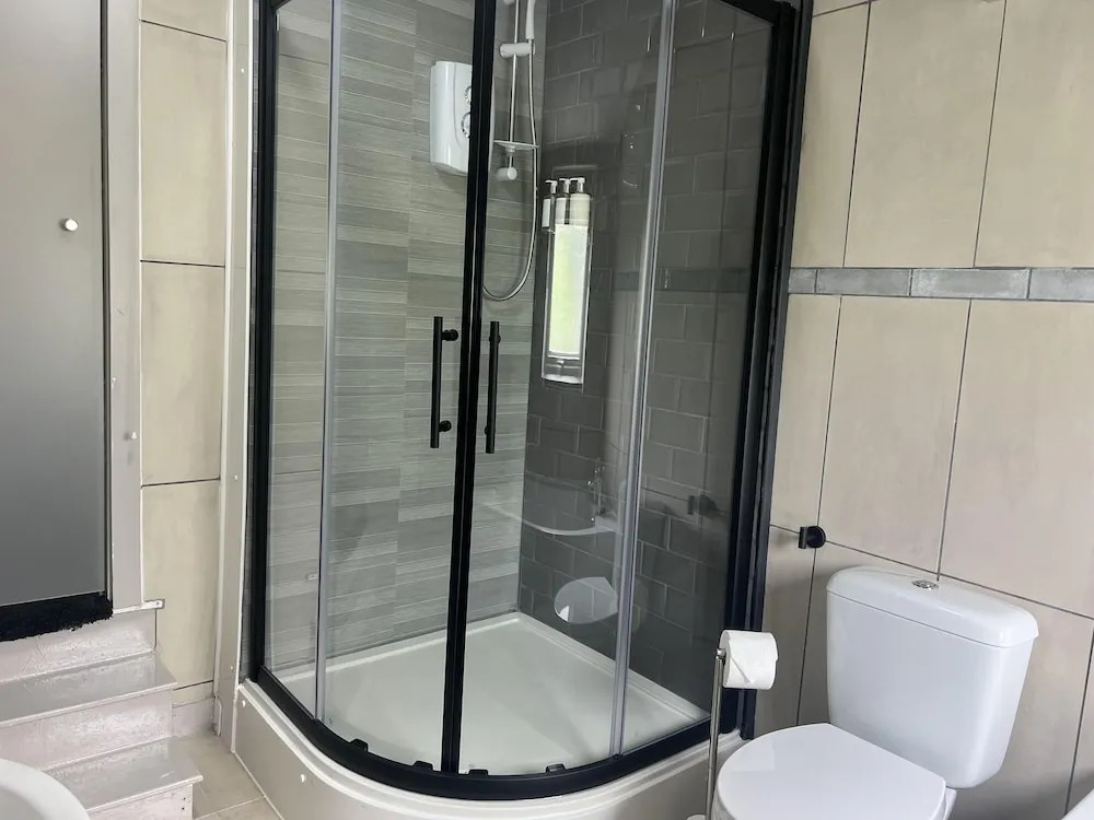 Sheffield Spacious 4 Bedroom House-all En-suites