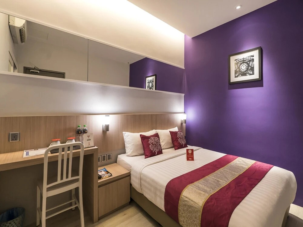 OYO 279 Orange Premier Hotel