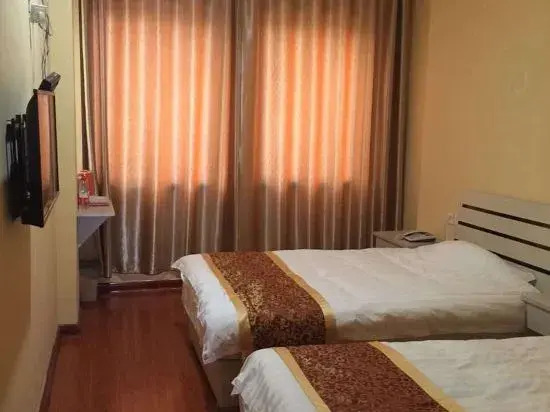Weixian Qingya Hotel