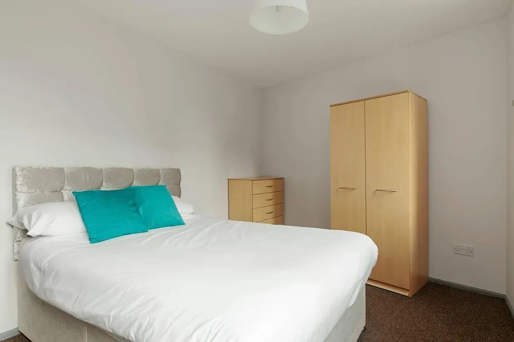 Sparkling Clean 2BR City Centre Apartment