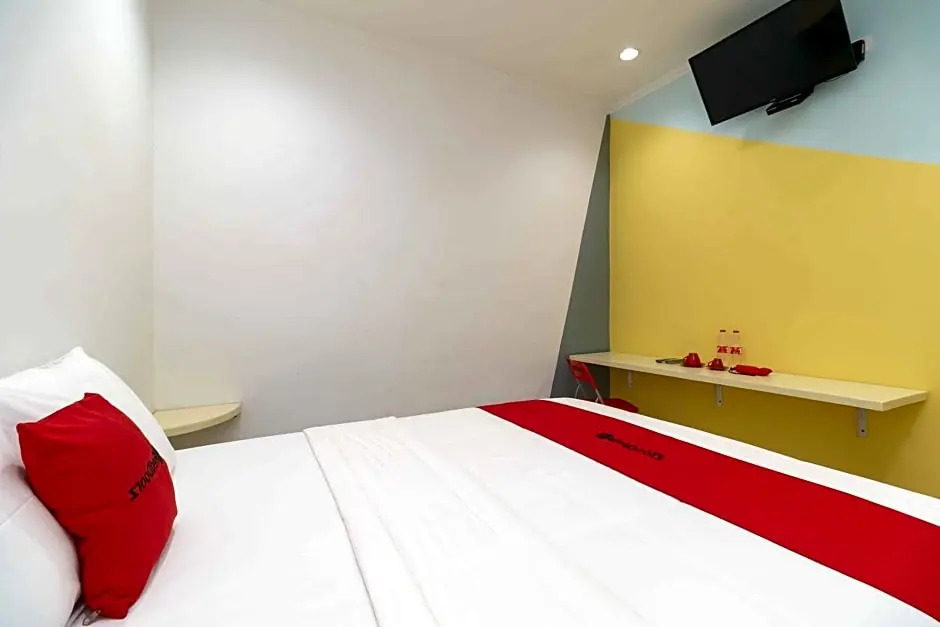 RedDoorz at Taman Galaxy Bekasi