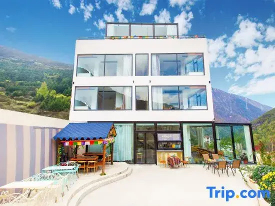 VALATOMS Van Latu Chuyi Homestay (Kangding)