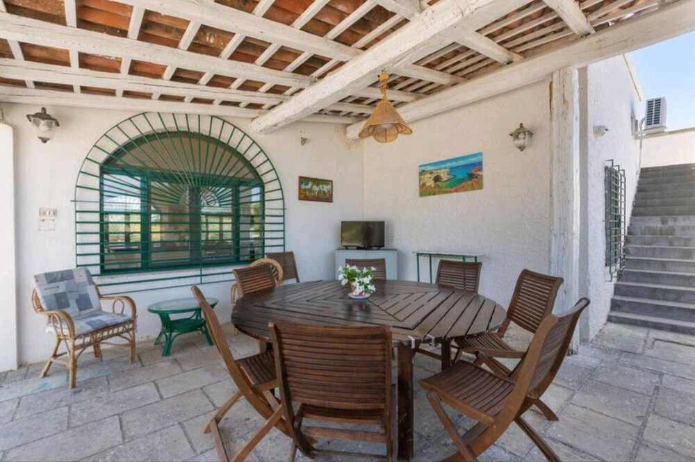 Villa With Garden and Relaxing Atmosphere