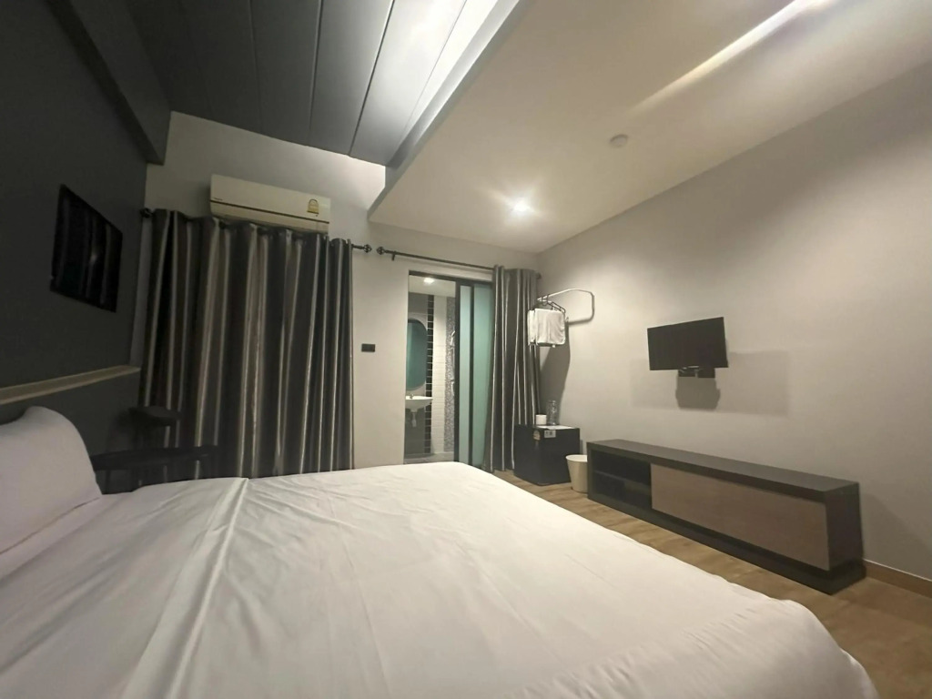 Bed-room at Suvarnabhumi Airport - Newly renovated