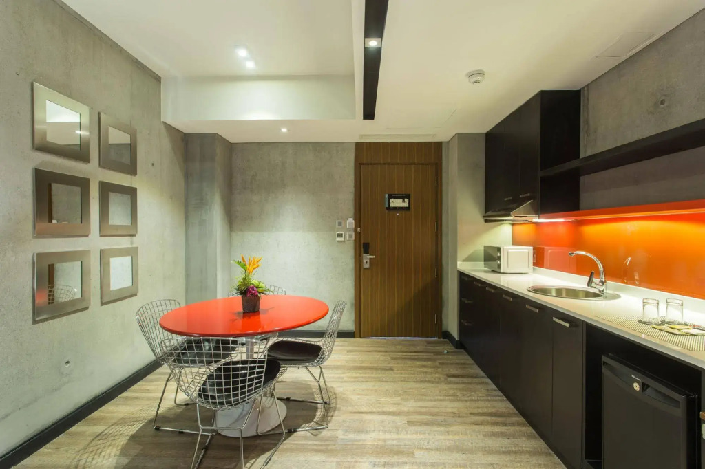 The B Hotel Quezon City