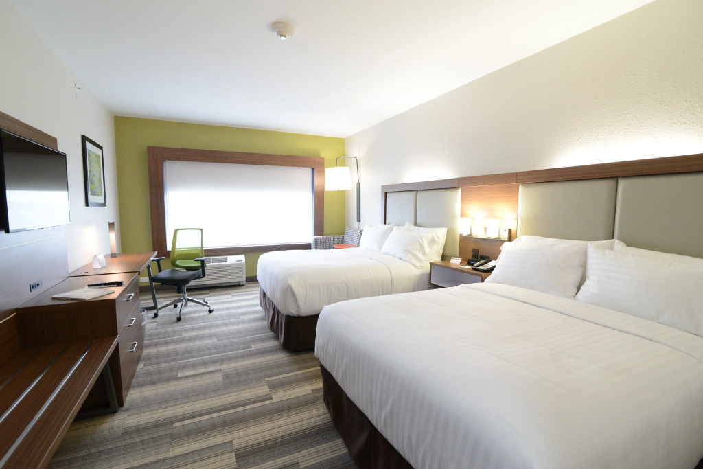 Holiday Inn Express & Suites Chicago North Shore - Niles by IHG