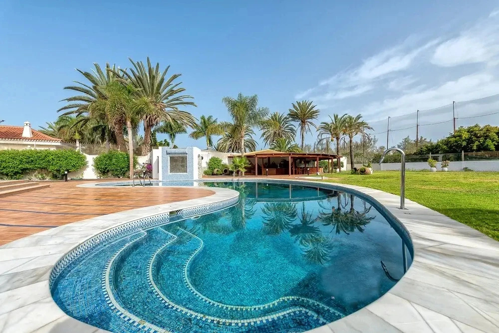Bungalow in Maspalomas Near Golf & Beach