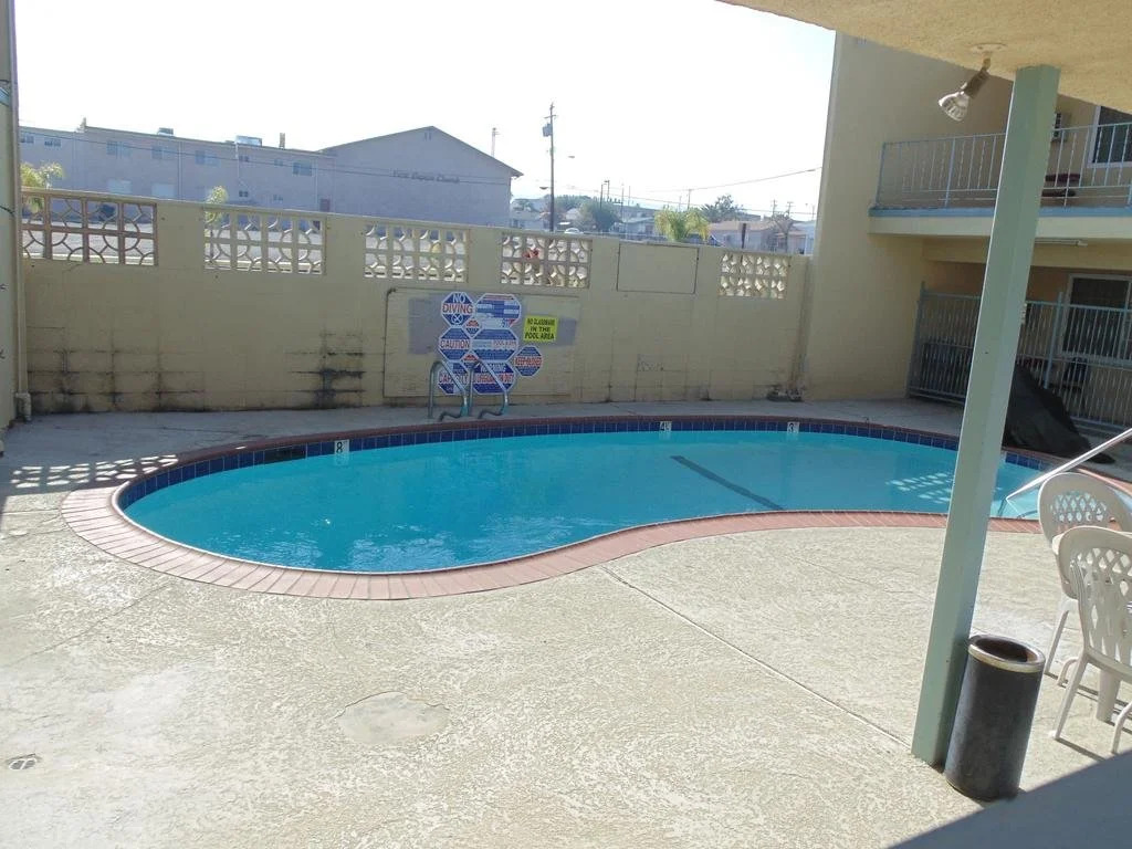 Western Inn & Suites