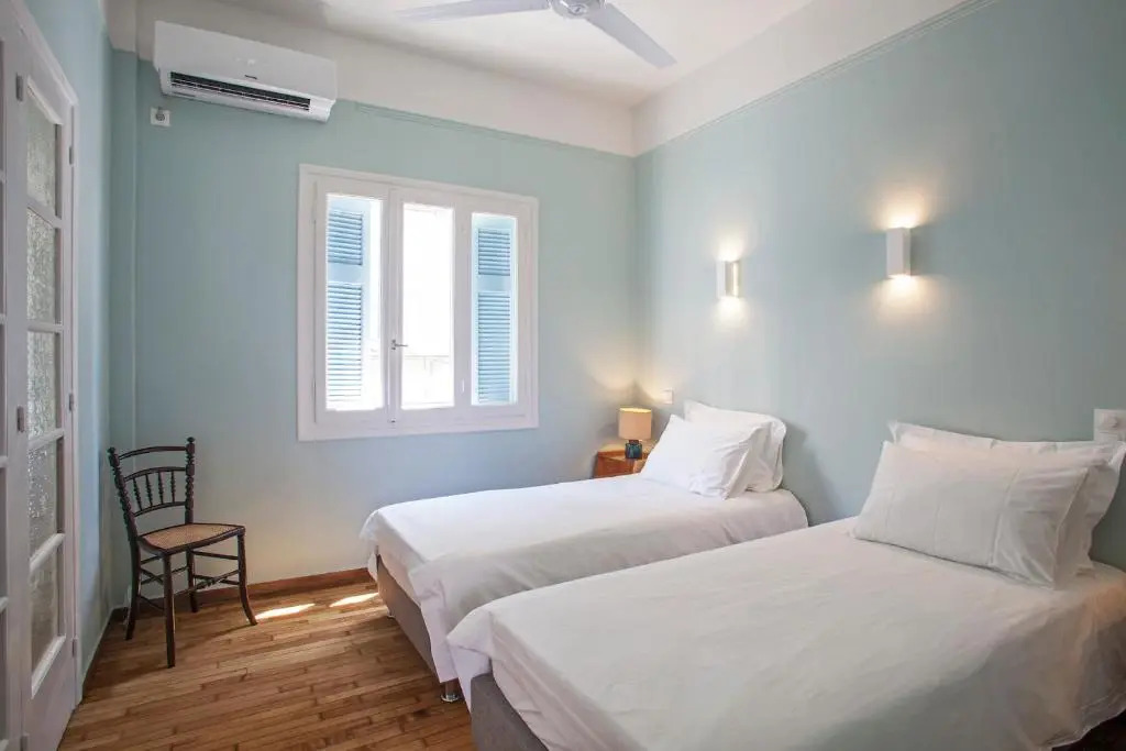Lovely two-bedroom apartment with roof garden! EP7