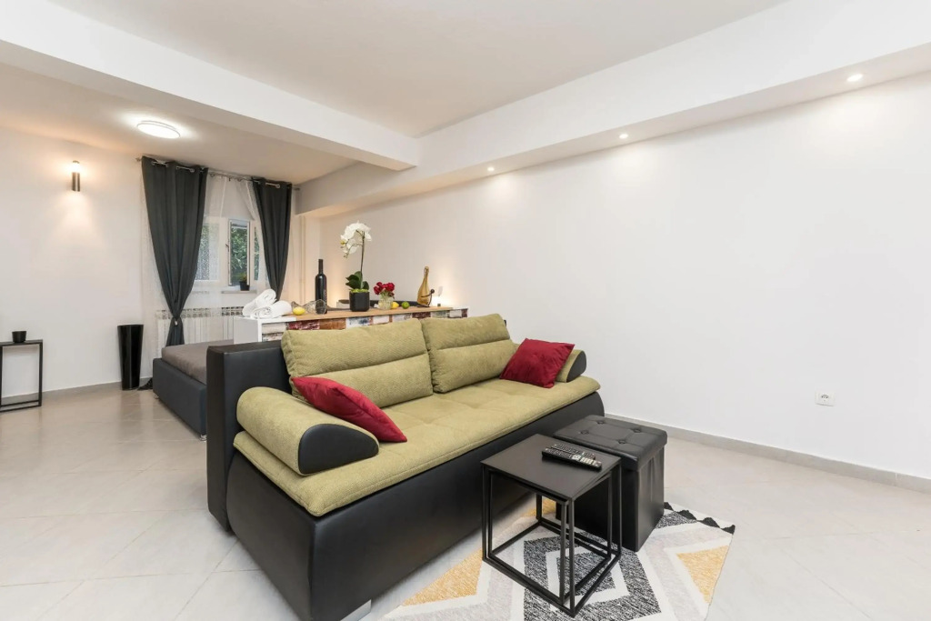 Studio Apartman Mirakul