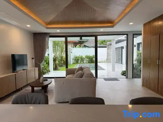 Newly built: private Quinta Lane 4br pool villa