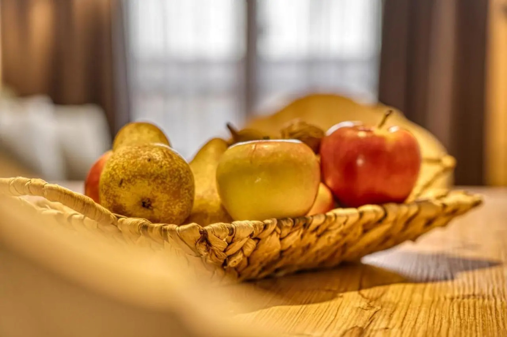 Kreuzwegerhof Nals - Apartments with Pool and Air Conditioning near Merano & Bolzano