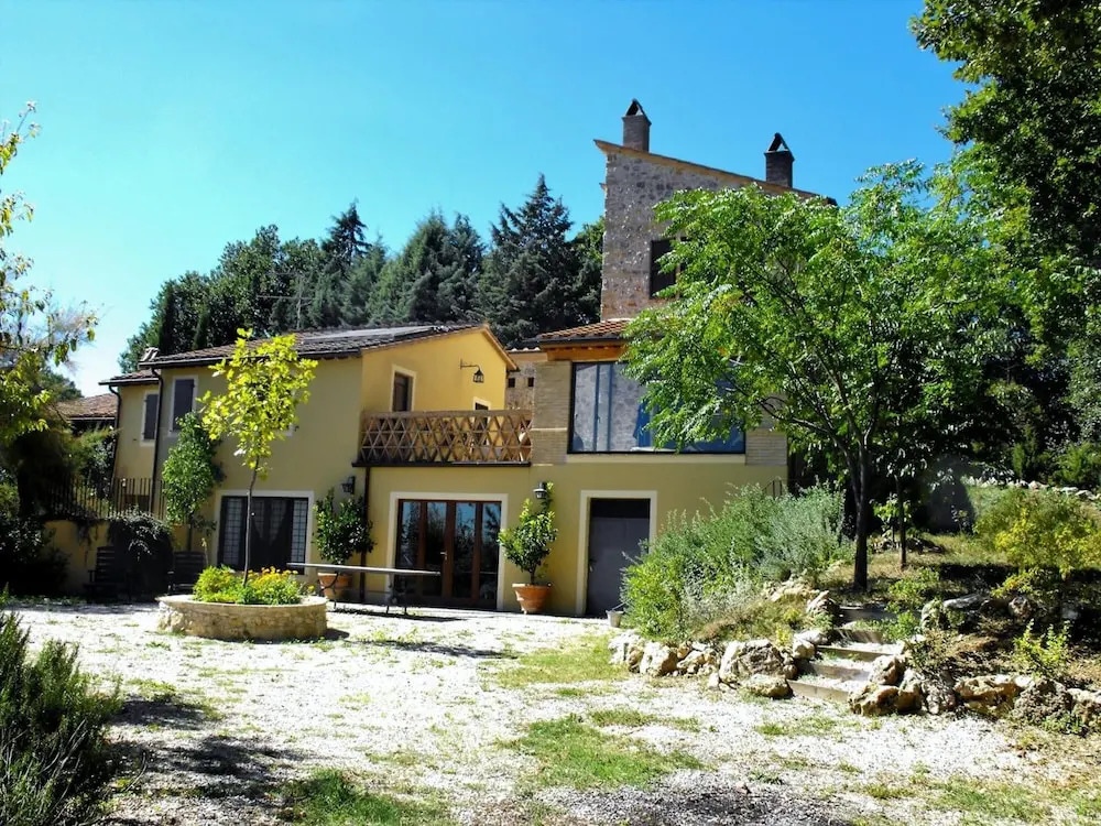 B&B and Wellness Il Pomario di Montepiglio Resort Naturista