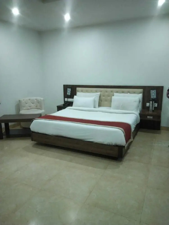 The Palm Hotel & Restaurant
