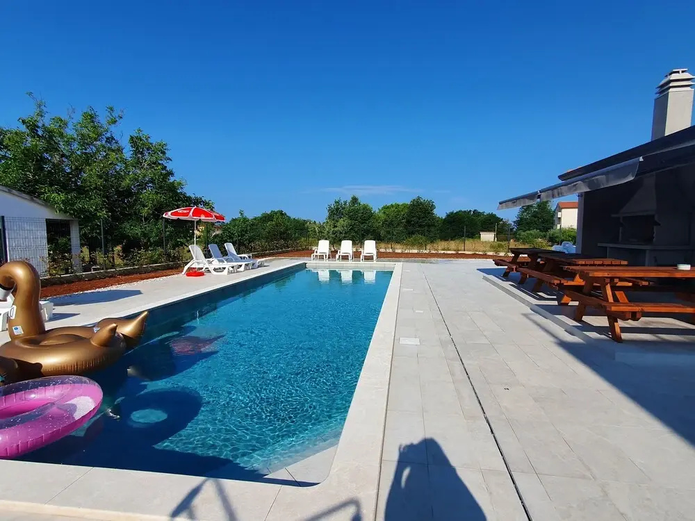 Family Apartment House Lucija With Pool