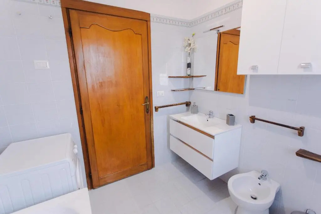 Domus Leonardo-Private Free Parking