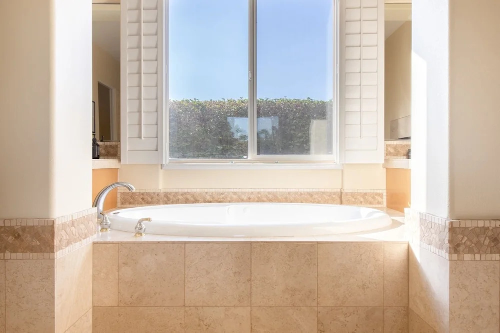 Jacinta by Avantstay Gorgeous & Spacious Getaway w/ Pool, Spa & Pool Table
