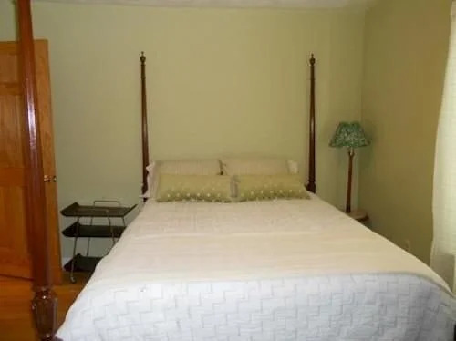 Holman Street Apartment