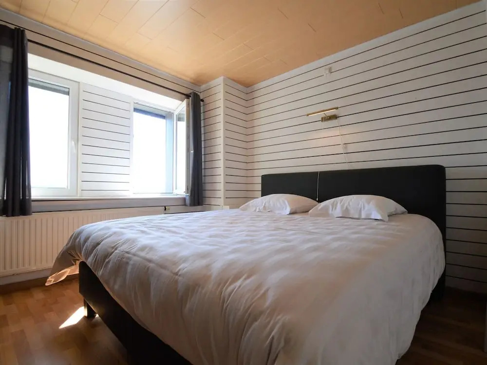 Rochehaut Hideaway With Tub