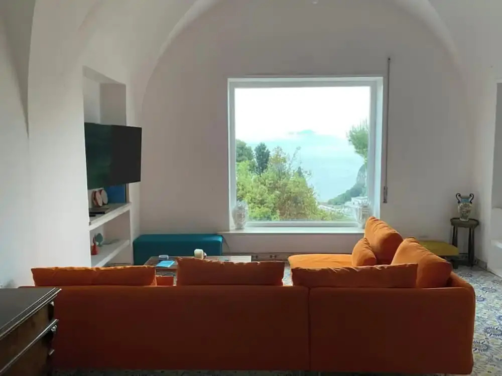 Heartbreaking sea view house in Capri - Italy