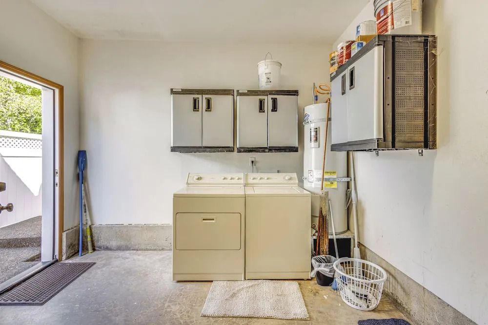 Half Mi to Beach: Rockaway Beach Home w/ Grill!