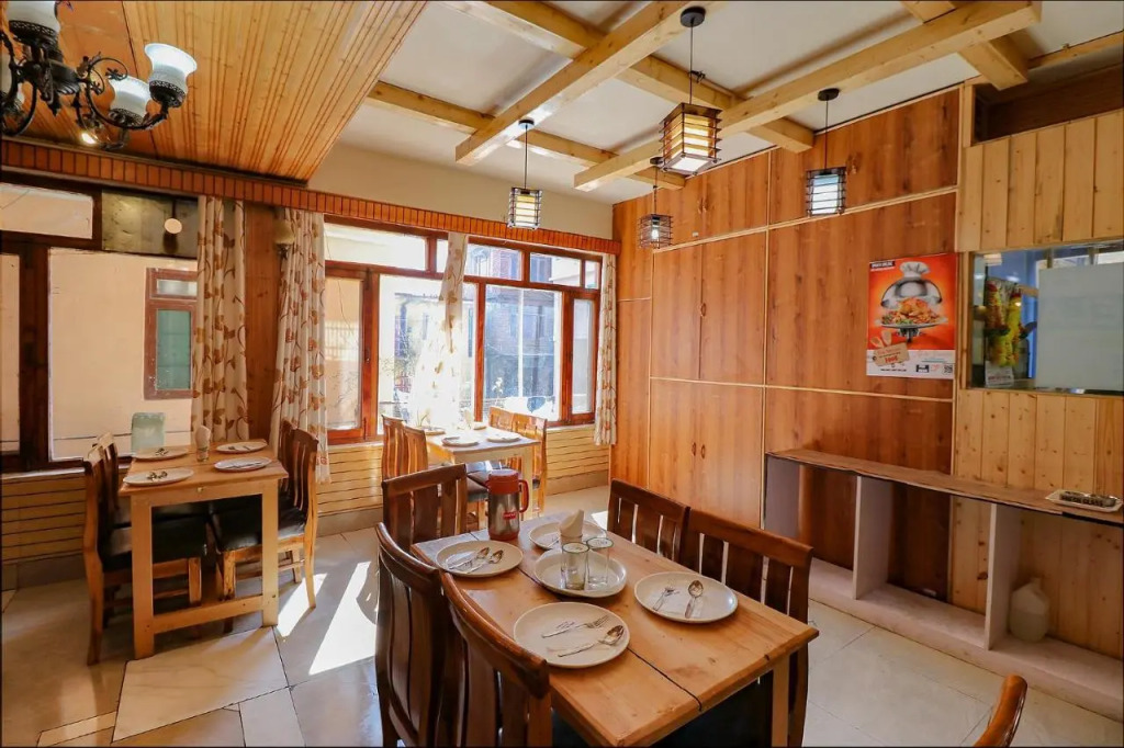Fabhotel Shandela