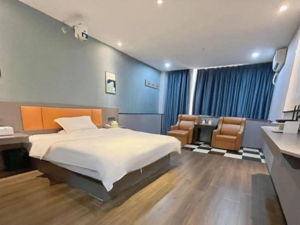 Yingyi Business Hotel