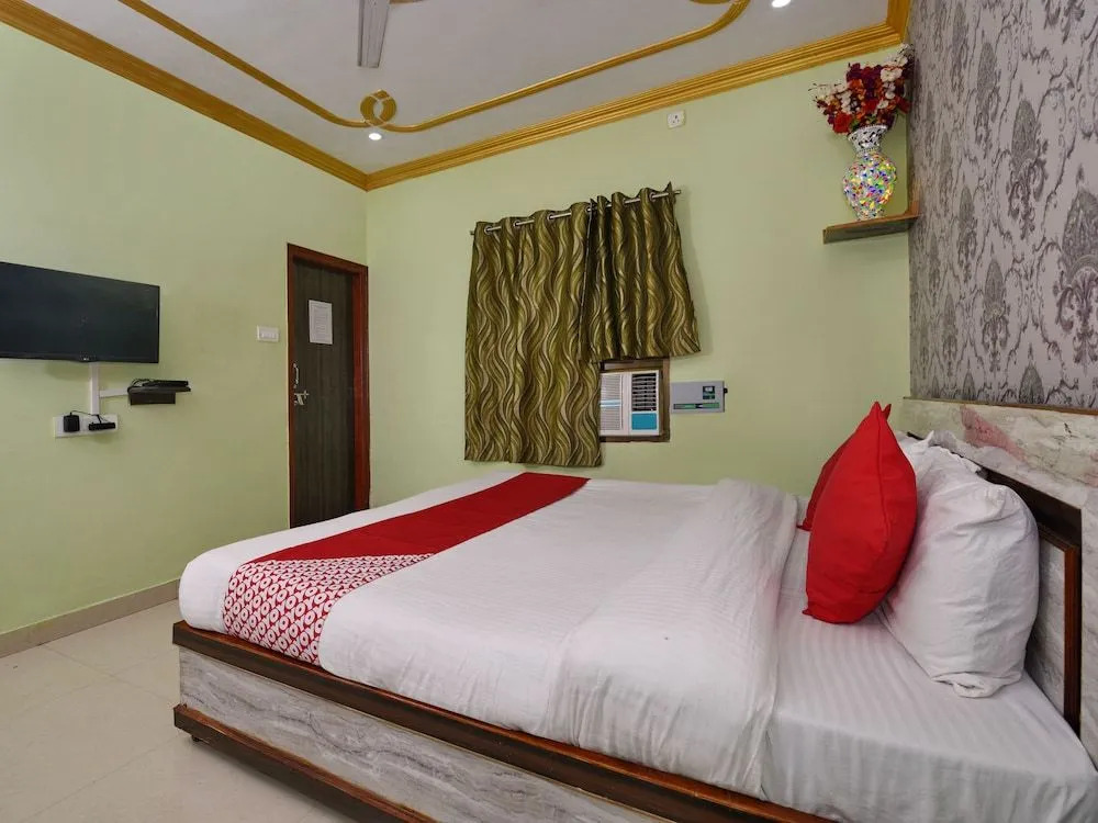 OYO 13588 Mahaveer International